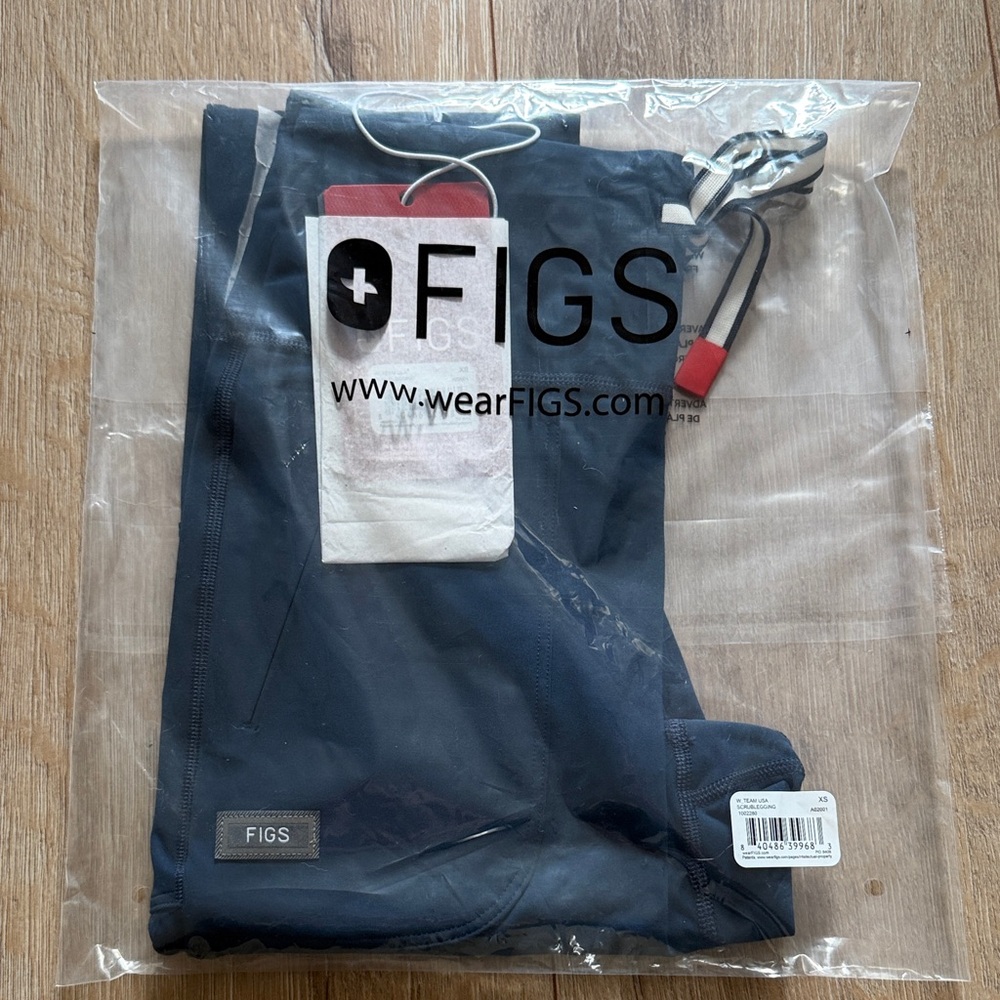 FIGS women team USA scrub legging XS